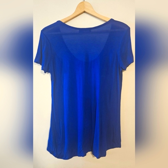 Talula - Aritzia T-Shirt - Picture 4 of 6